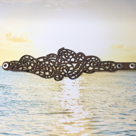 Hollow Laser Cut Blue Bracelet - Picture 6 of 8